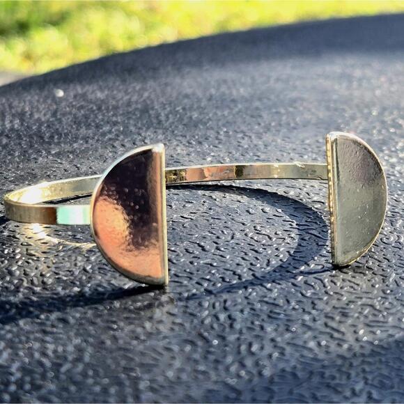 None Jewelry - Geometric Art Deco Gold Tone Cuff Bracelet